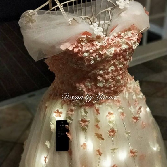 Lights up design gown - Picture 2 of 4